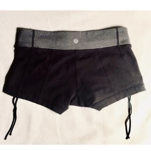 Lululemon (6) Hot 'N Sweaty shorts - dark grey
